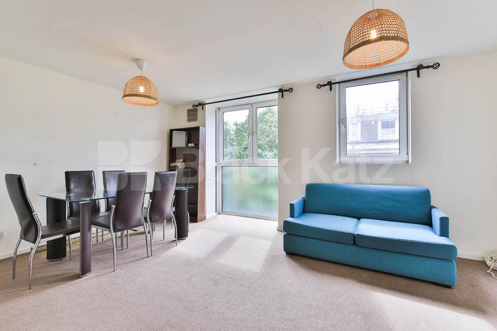 Spacious 3 bedroom property split over 2 floors minutes to Old Street Ironmonger Row , Old Street - Shoreditch